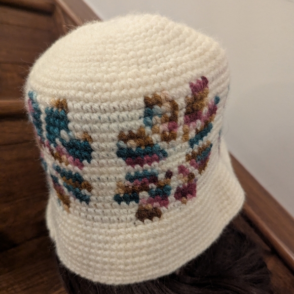 Y2K Multicolor Crochet Wool Ivory Bucket Hat, Granny Star Quilt Design OS - Picture 4 of 10